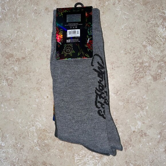 ADULT ED HARDY 5 PAIR BLACK BLUE & GREY CREW SOCKS NEW - Picture 4 of 5